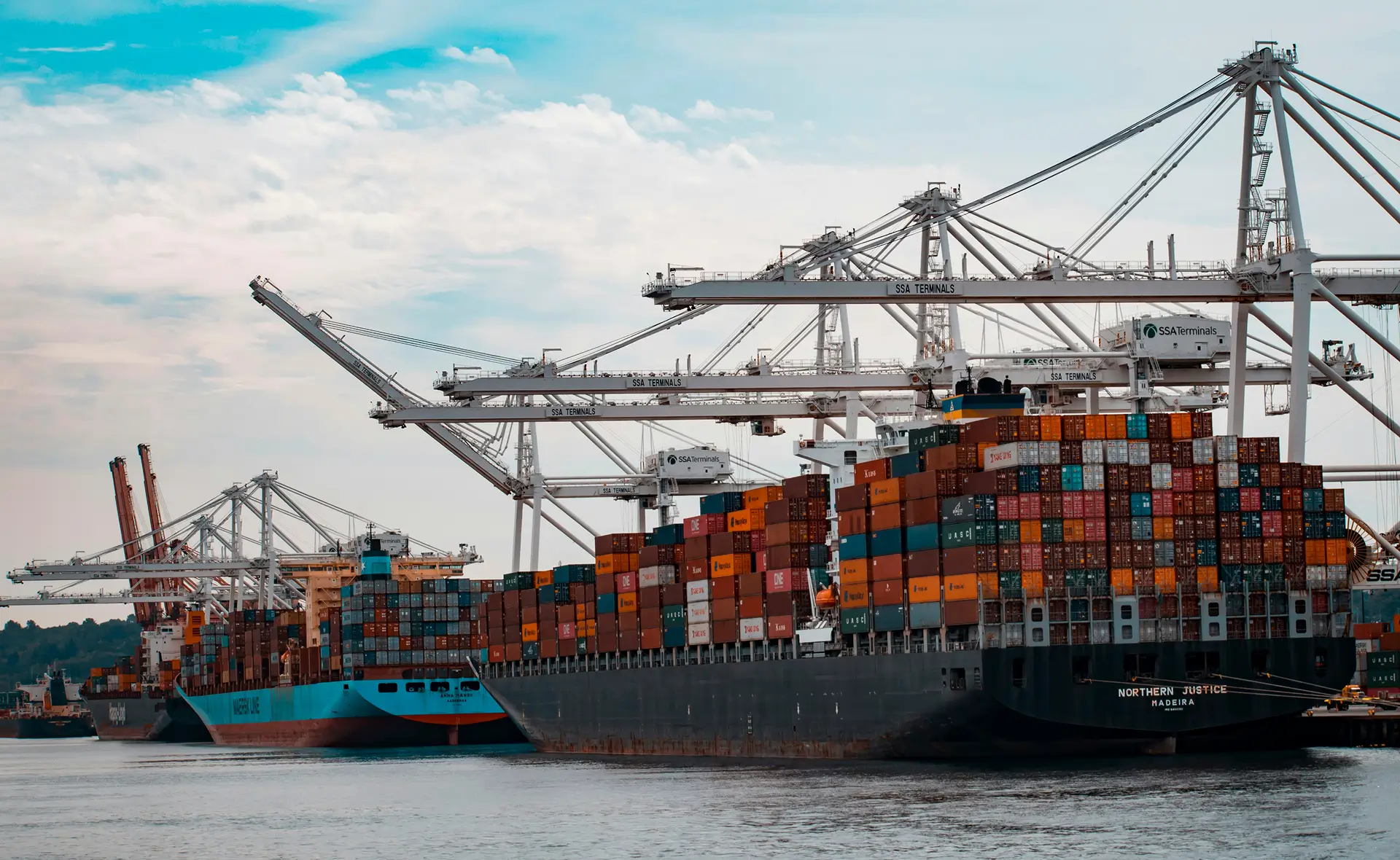 End-to-End Supply Chain Visibility for Multi-Site Retail: What It Takes and Why It's Worth It